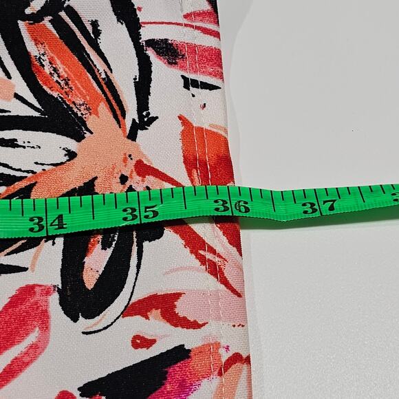 Gabby Skye Size 8 Print Fit & Flare Scuba Dress Baby Doll Silhouette Floral - Picture 7 of 7